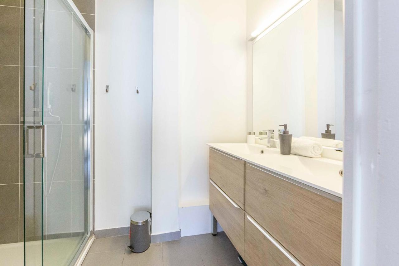 Modern Apartment 2 Bedrooms Quiet Terrace In A Palm Beach Area, 30 Meters From Seaside Cannes Exteriér fotografie